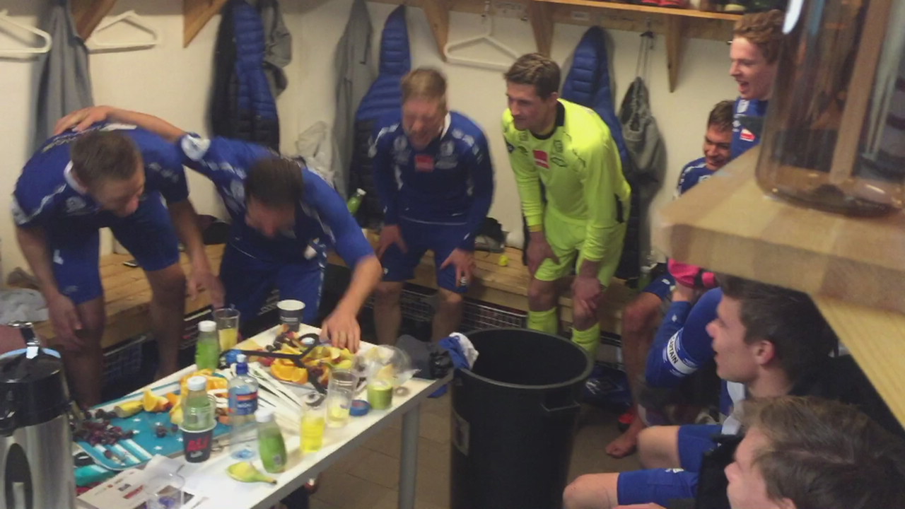 Garderobejubel etter tre poeng mot Hødd